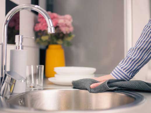 Granite-Countertop-Cleaner